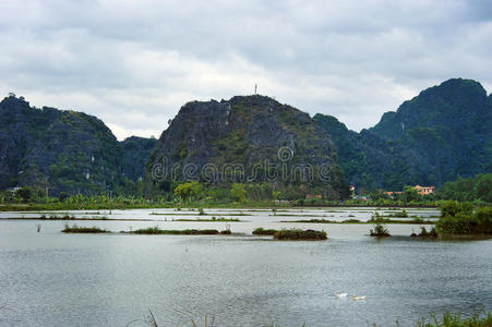 风景 国家的 石窟 近的 亚洲人 自然 划船 保护 钓鱼
