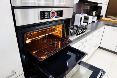 烤箱 烹饪 住宅 厨房 家具 在室内 橱柜 公寓 器具 传感器
