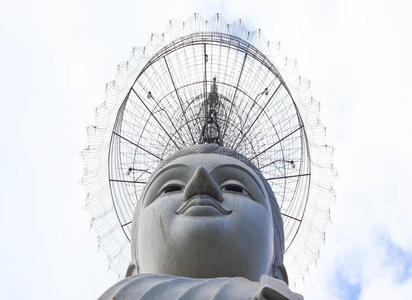 靠近大佛像在瓦农海寺，拉查布里泰国