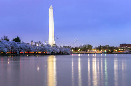 华盛顿黄昏纪念碑