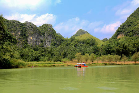 中国人 河流 水槽 瓷器 小山 风景 乡村 地质 美女 闲暇