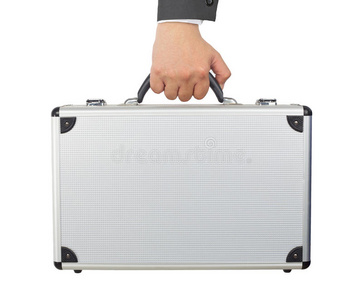 手和手臂拿着银色的行李或白色背景上隔离的简易箱子。