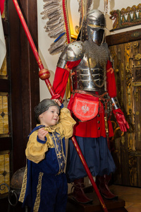 可爱的 敷料 盔甲 期间 服装 白种人 十字军东征 童年