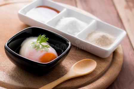 特写镜头 健康 鸡蛋 勺子 蛋黄 午餐 盘子 食物 杯子