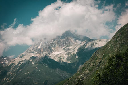 云彩山景。