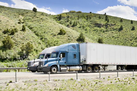 风景 行业 商业 地平线 货物 超速行驶 运输 卡车运输