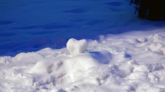 心很冰冷的签名雪心照片