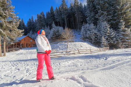美丽的 滑雪者 滑雪 阿尔卑斯山 奥地利 享受 山腰 活动