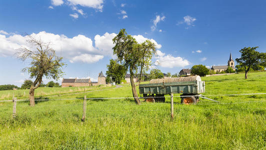 古老的 草地 下午 埃菲尔 肥料 村庄 夏天 教堂 栅栏