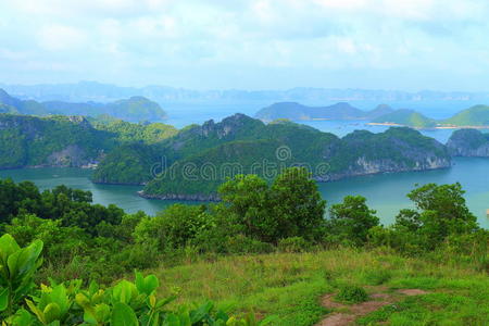 猫巴岛和岩层