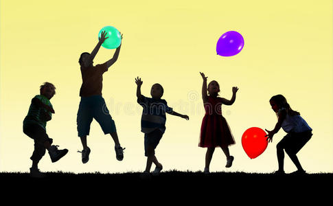 儿童快乐多民族开朗的游戏观念照片