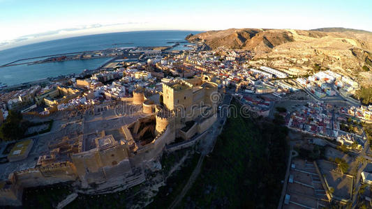 西班牙阿尔梅里亚城堡鸟瞰。