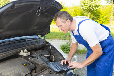 故障 汽车 维修 修理 援助 工程 帮助 男人 职业 助理