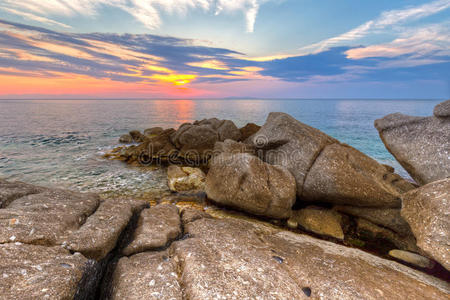 傍晚 阳光 日落 美丽的 风景 海滩 场景 天空 自然 海洋