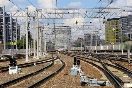 运输 目的地 终端 铁路 建筑 轨道 欧洲 首都 夏天 城市景观