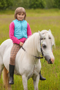 竞争 可爱的 马背 农场 自然 闲暇 女孩 白种人 国家