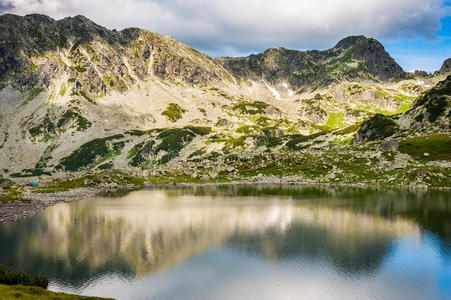 岩石 全景图 池塘 反射 罗马尼亚 纯洁 喀尔巴阡山 小山