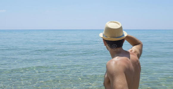 成人 自由 海洋 稻草 天空 适合 站立 后面 帽子 夏天