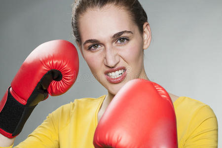 战斗 拳头 愤怒的 年代 能量 冠军 拳击 竞争 手套 女孩