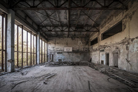 切尔诺贝利废弃的篮球场