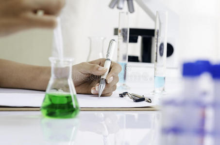医学 研究 化学 科学家 学生 玻璃 检查 测试 显微镜
