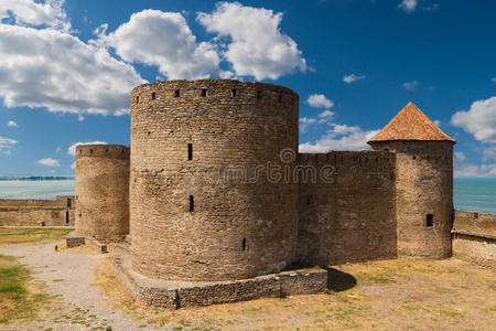 贝尔哥罗德德尼斯特的古老堡垒。 三座塔
