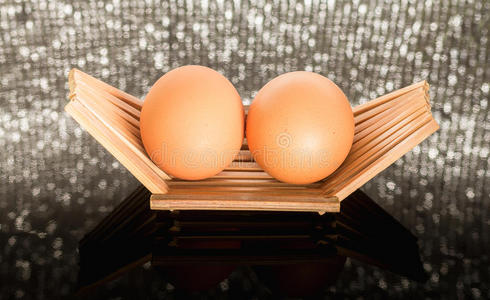 竹子容器里的鸡蛋