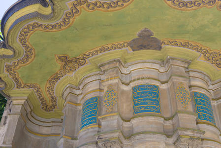伊斯坦布尔中心一座具有传统阿拉伯图案的古代清真寺的碎片。