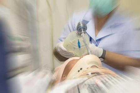 护士 操作 攻击 紧急情况 护理人员 氧气 麻醉 意外 医学