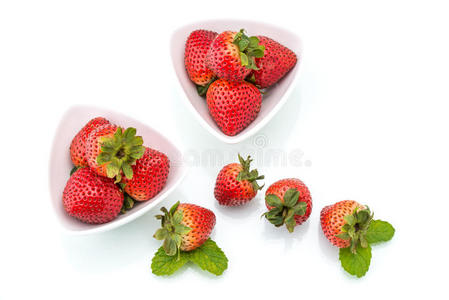 新鲜草莓，叶子，健康，自然