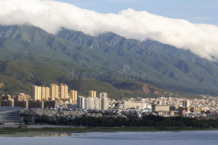 云南大理市坎古山上的云