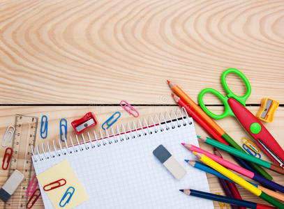 笔记本 书桌 文件 颜色 削减 蜡笔 提醒 铅笔 橡皮擦