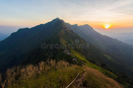 日出山