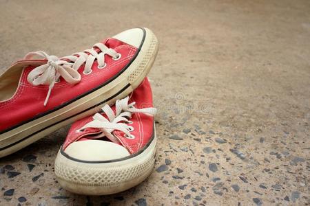 路面 黑板 水泥 空的 运动鞋 复制 青年 地板 方向 生活