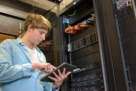 支持 电缆 平板电脑 安全 服务器 数据库 基础设施 通信