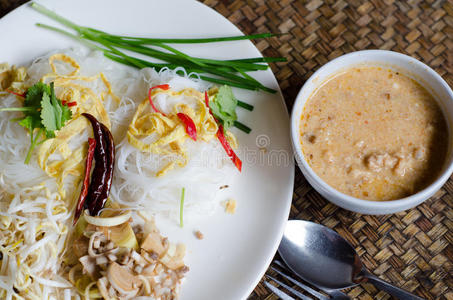 厨房 烹饪 树叶 食物 服务 辣椒 午餐 香薄荷 营养 美味的