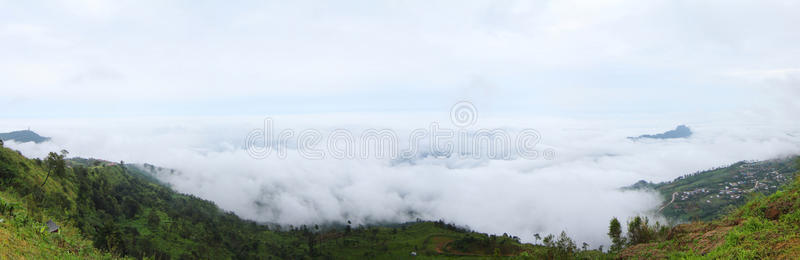 风景 朦胧 山谷 天空 美丽的 小山 旅行 全景图 秋天