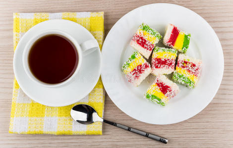 甜点 广场 饮料 餐巾 桌子 拉赫特 杯子 甜的 盘子 明胶