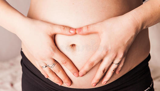 生育 女孩 宝贝 分娩 妇科 拥抱 出生 期望 生育能力