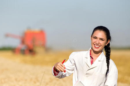行业 面对 农学 收割机 乡村 女孩 生物学家 外套 收割