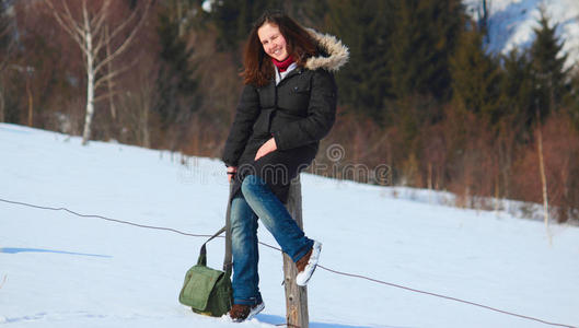 雪山上美丽的女人