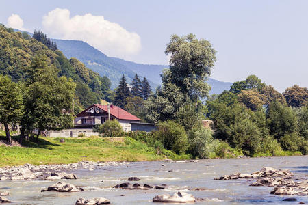 云杉 房屋 小山 天空 美女 攀登 环境 旅游业 旅行 草地