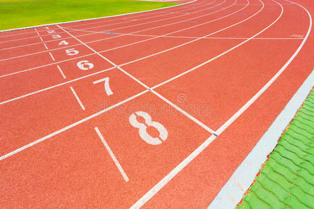 白色的起跑线图片-白色的起跑线素材-白色的起跑线插画-摄图新视界