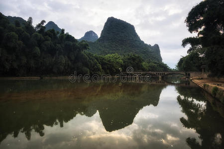 桂林 中国人 自然 美女 古老的 河岸 早晨 风景 瓷器