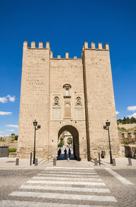 西班牙托莱多古老的中世纪大门。