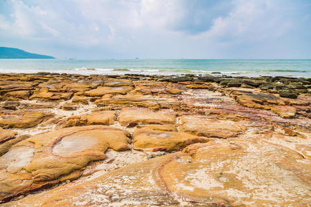 海滩上的岩石