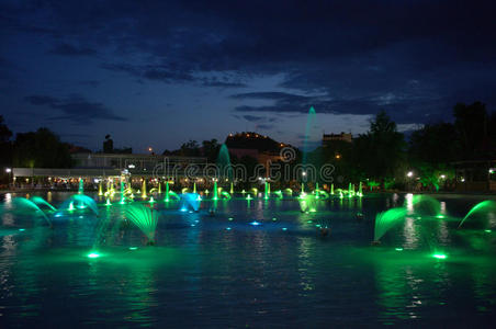绿色喷泉