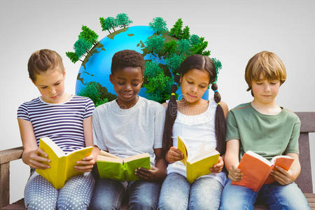 儿童在公园看书的复合图像