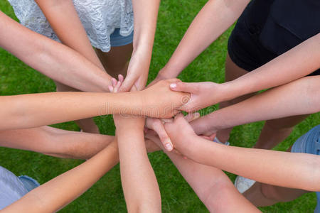 手指缠绕协议 女朋友 帮助 地面 缠绕 通信 四肢 儿童 处理 武器照片