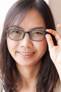 女人 微笑 放松 漂亮的 眼镜 不对齐 肖像 泰语 女孩